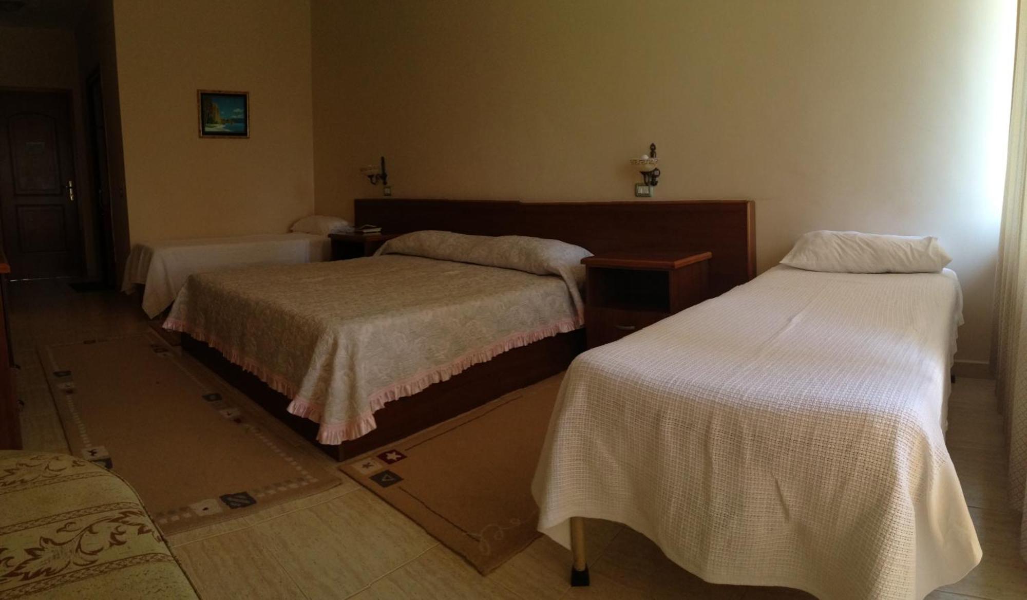 Akropoli Hotel Kryemëdhej Pokoj fotografie