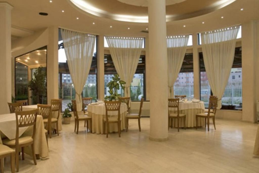 Akropoli Hotel Kryemëdhej Exteriér fotografie