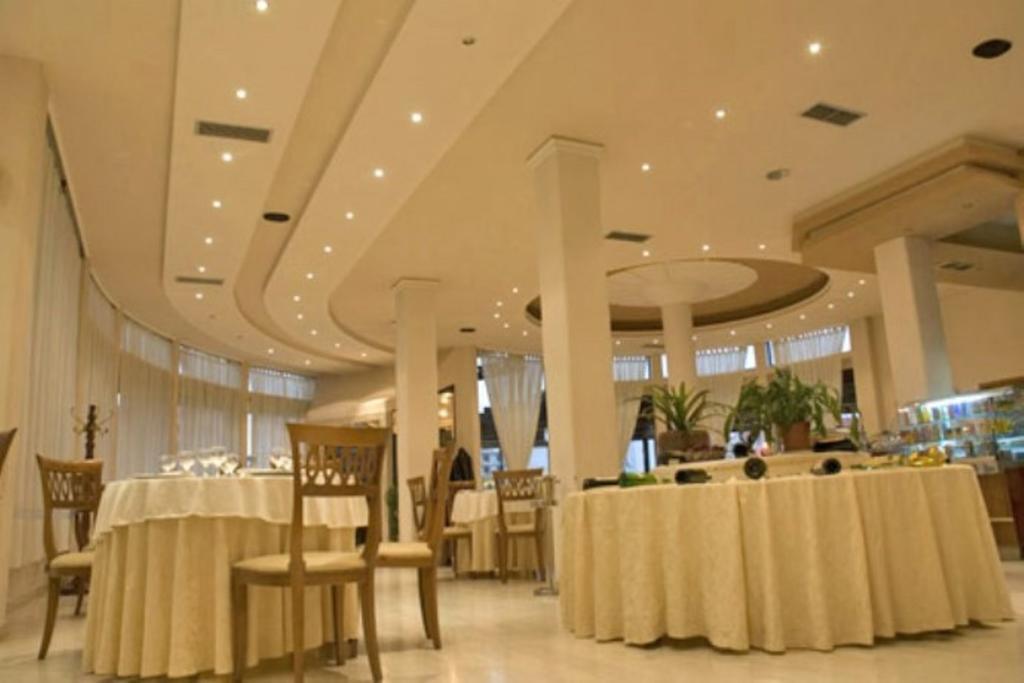 Akropoli Hotel Kryemëdhej Exteriér fotografie